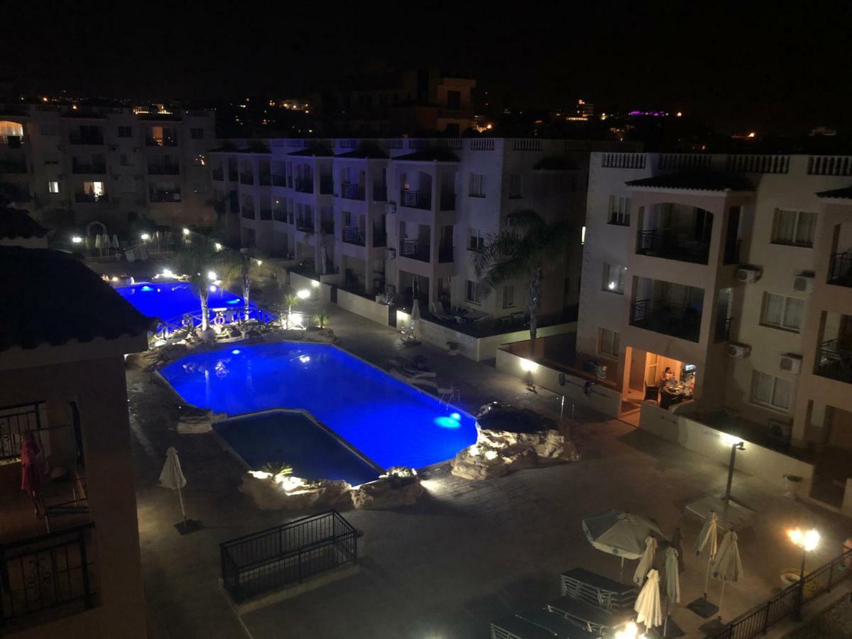 Royal Seacrest Apartment Paphos Bagian luar foto