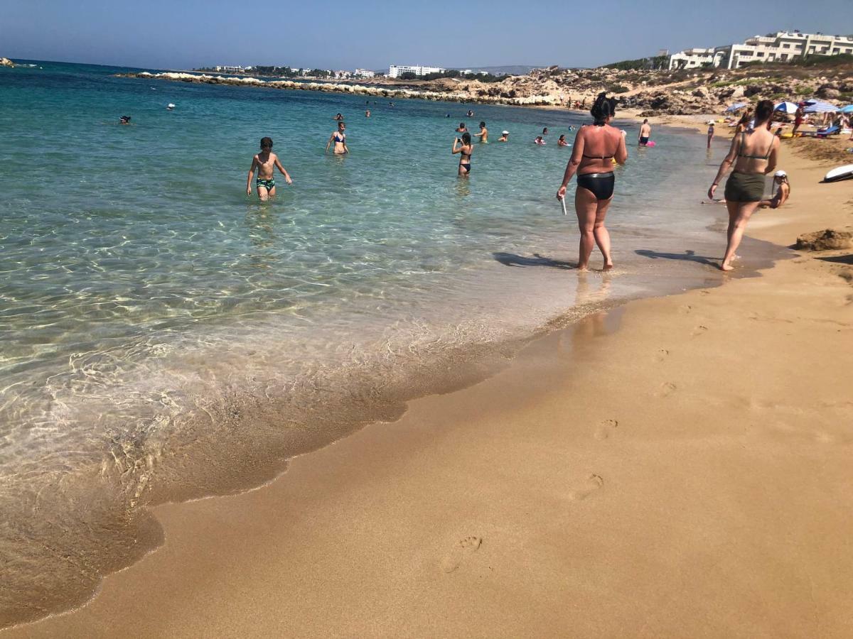 Royal Seacrest Apartment Paphos Bagian luar foto