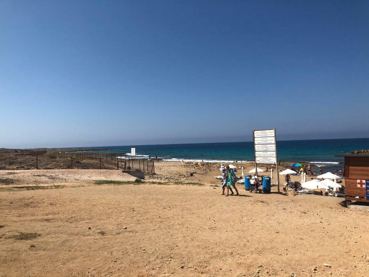 Royal Seacrest Apartment Paphos Bagian luar foto