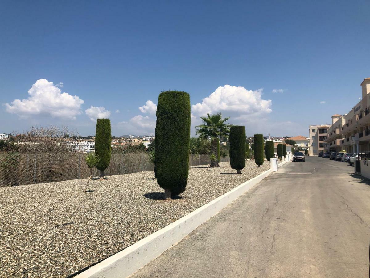 Royal Seacrest Apartment Paphos Bagian luar foto