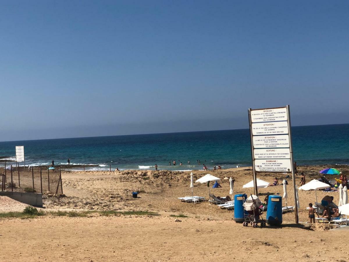 Royal Seacrest Apartment Paphos Bagian luar foto