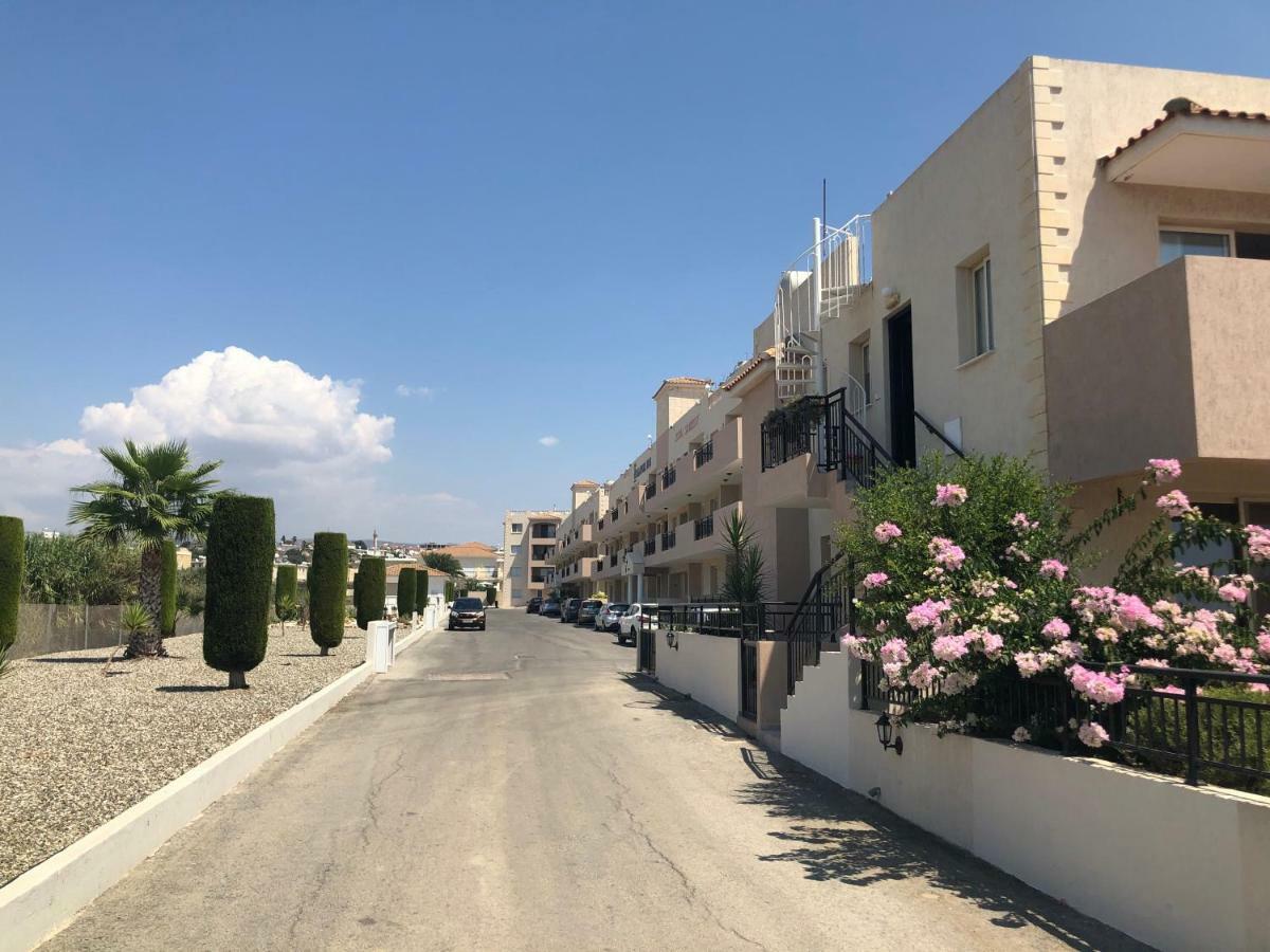 Royal Seacrest Apartment Paphos Bagian luar foto