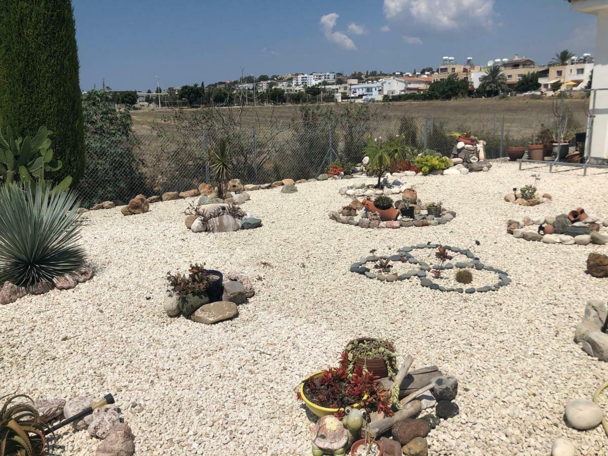 Royal Seacrest Apartment Paphos Bagian luar foto