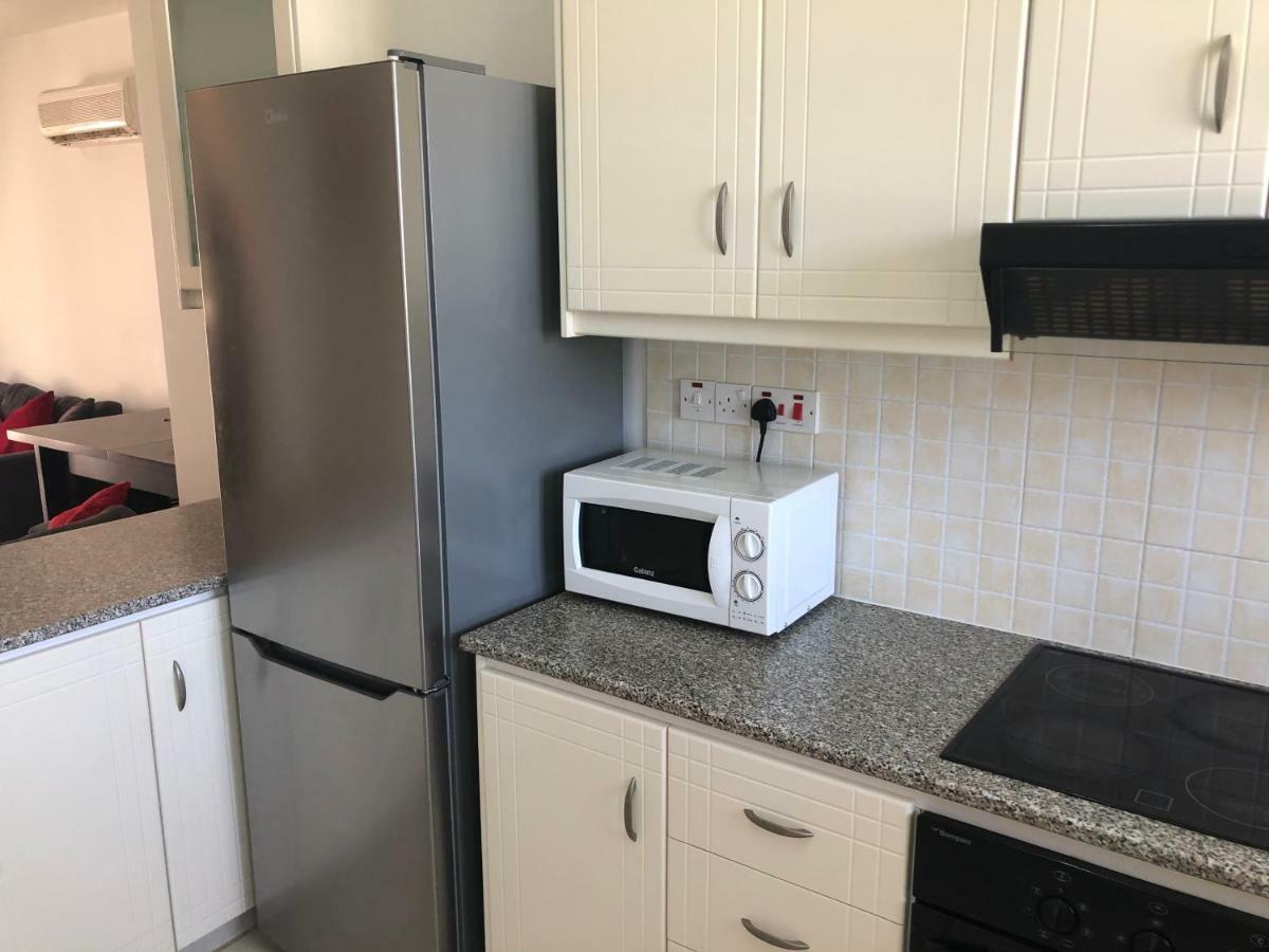 Royal Seacrest Apartment Paphos Bagian luar foto