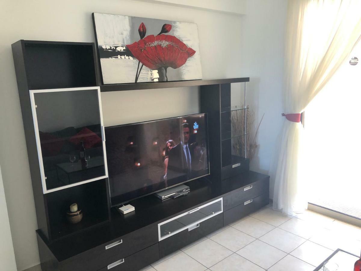 Royal Seacrest Apartment Paphos Bagian luar foto