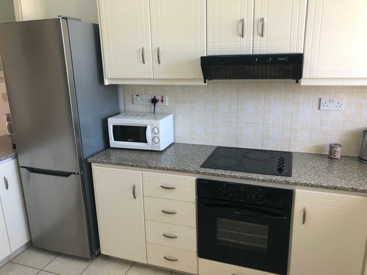 Royal Seacrest Apartment Paphos Bagian luar foto