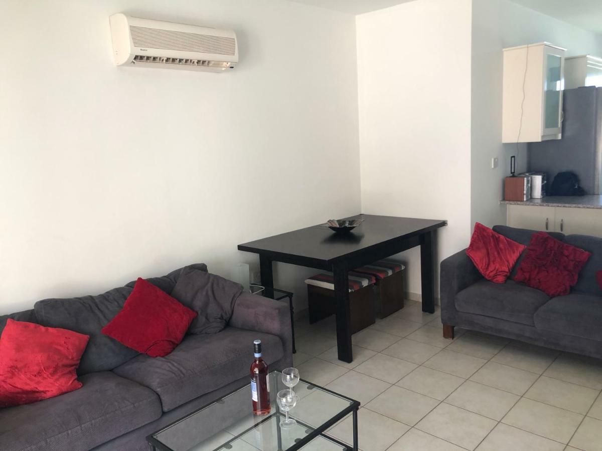 Royal Seacrest Apartment Paphos Bagian luar foto