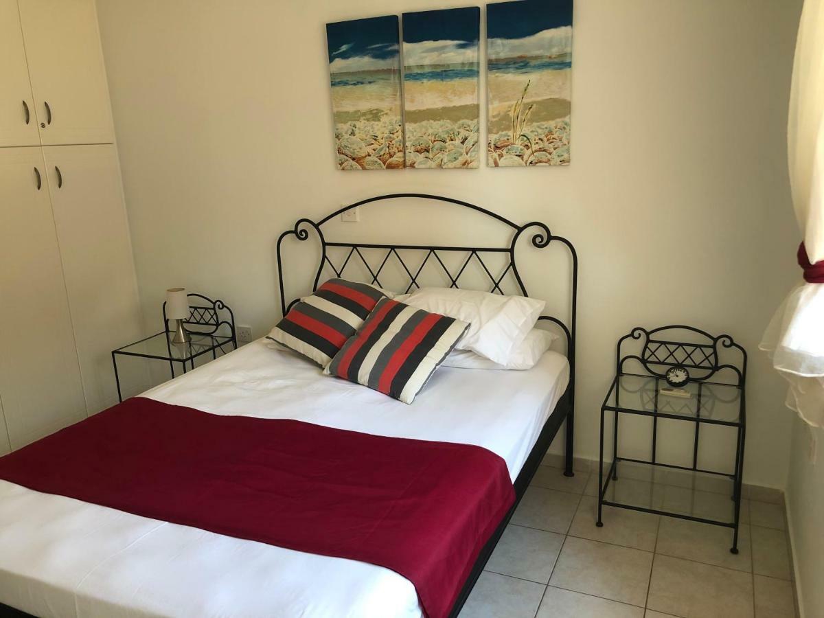 Royal Seacrest Apartment Paphos Bagian luar foto