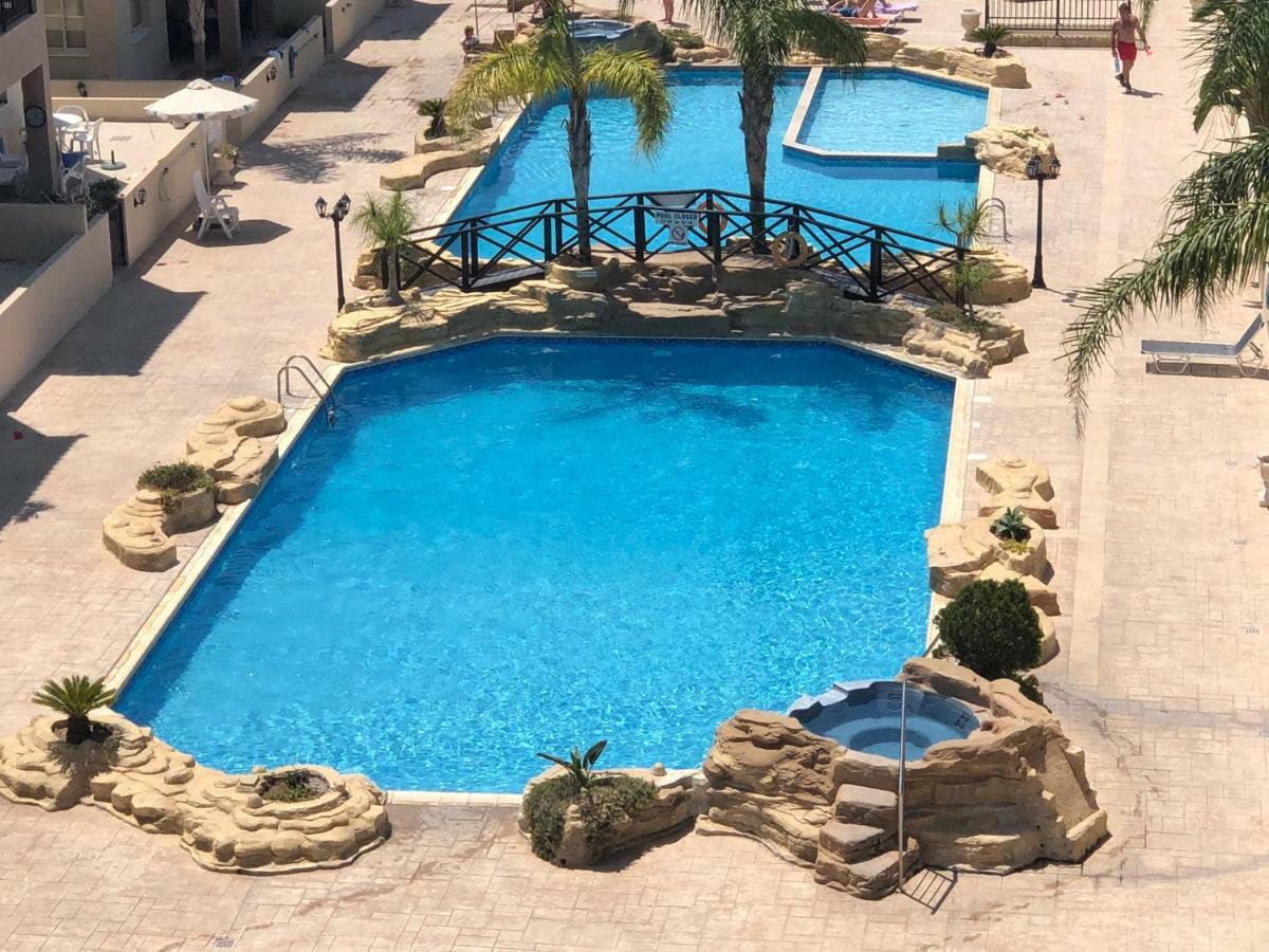 Royal Seacrest Apartment Paphos Bagian luar foto