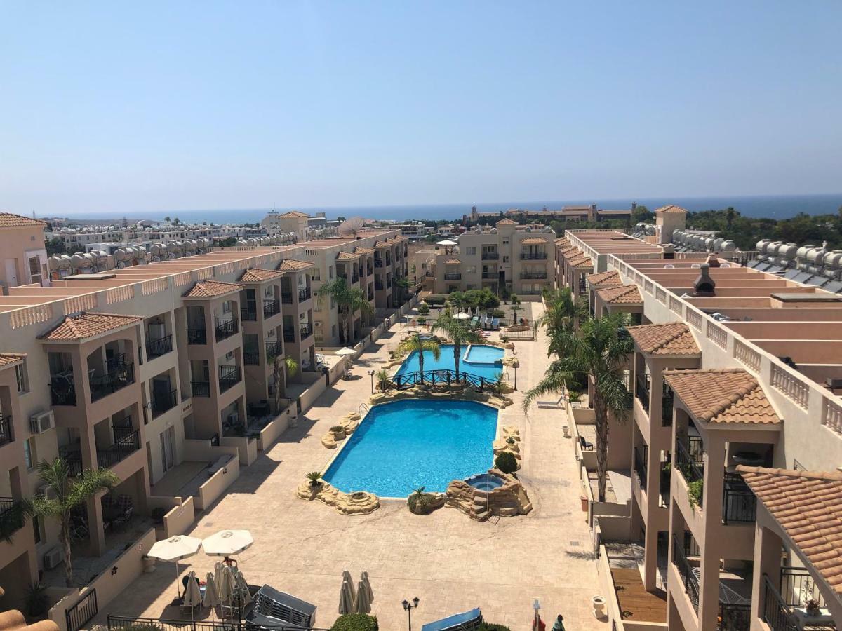 Royal Seacrest Apartment Paphos Bagian luar foto